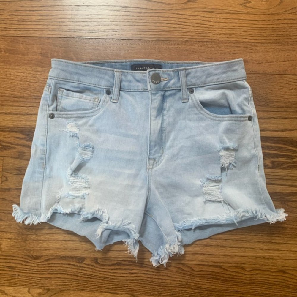 Aeropostale Light Wash Jean Shorts (Size: 6)